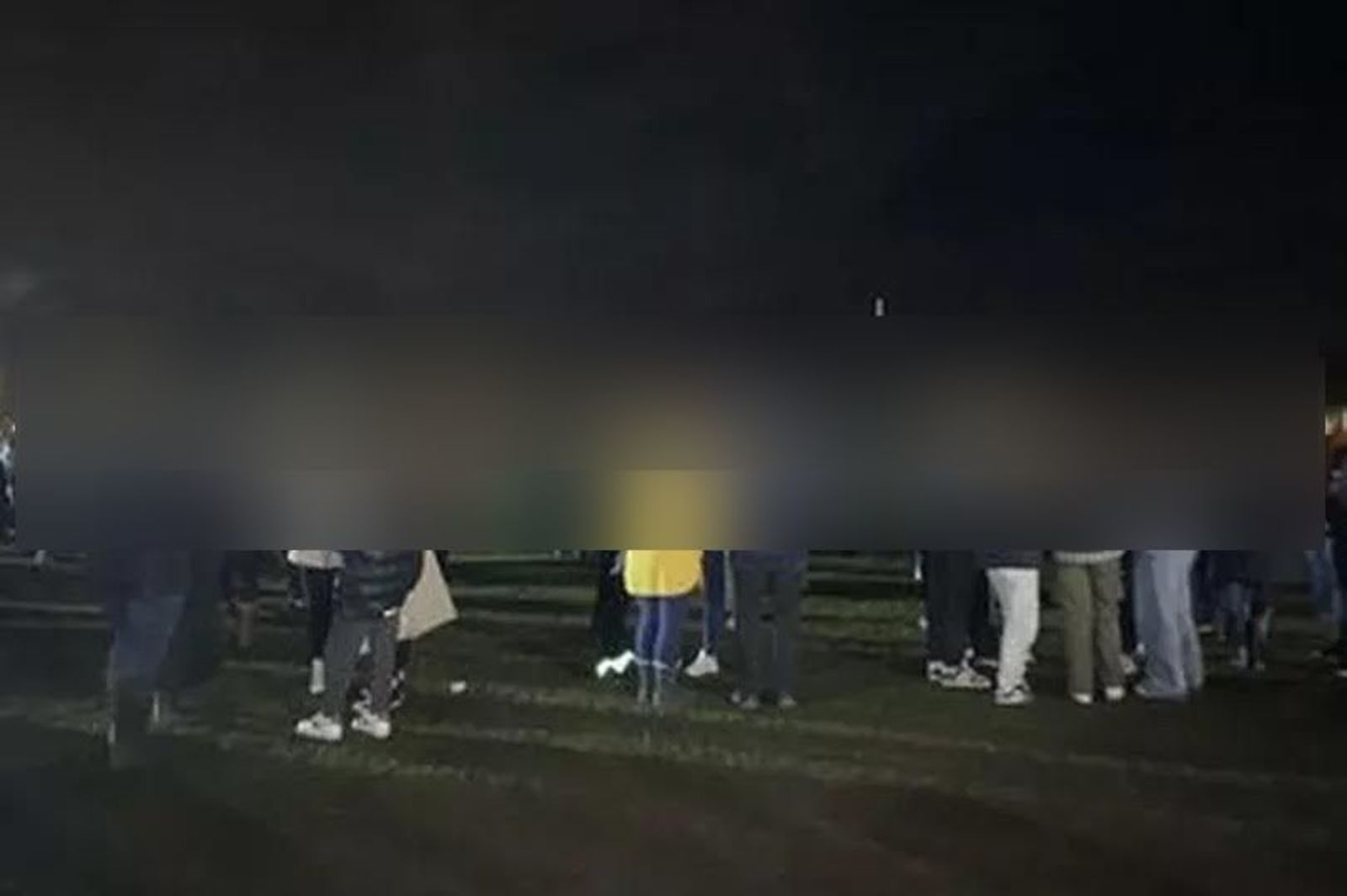 Mehrere Kinder sollen verletzt worden sein, nachdem Feuerwerkskörper bei ...