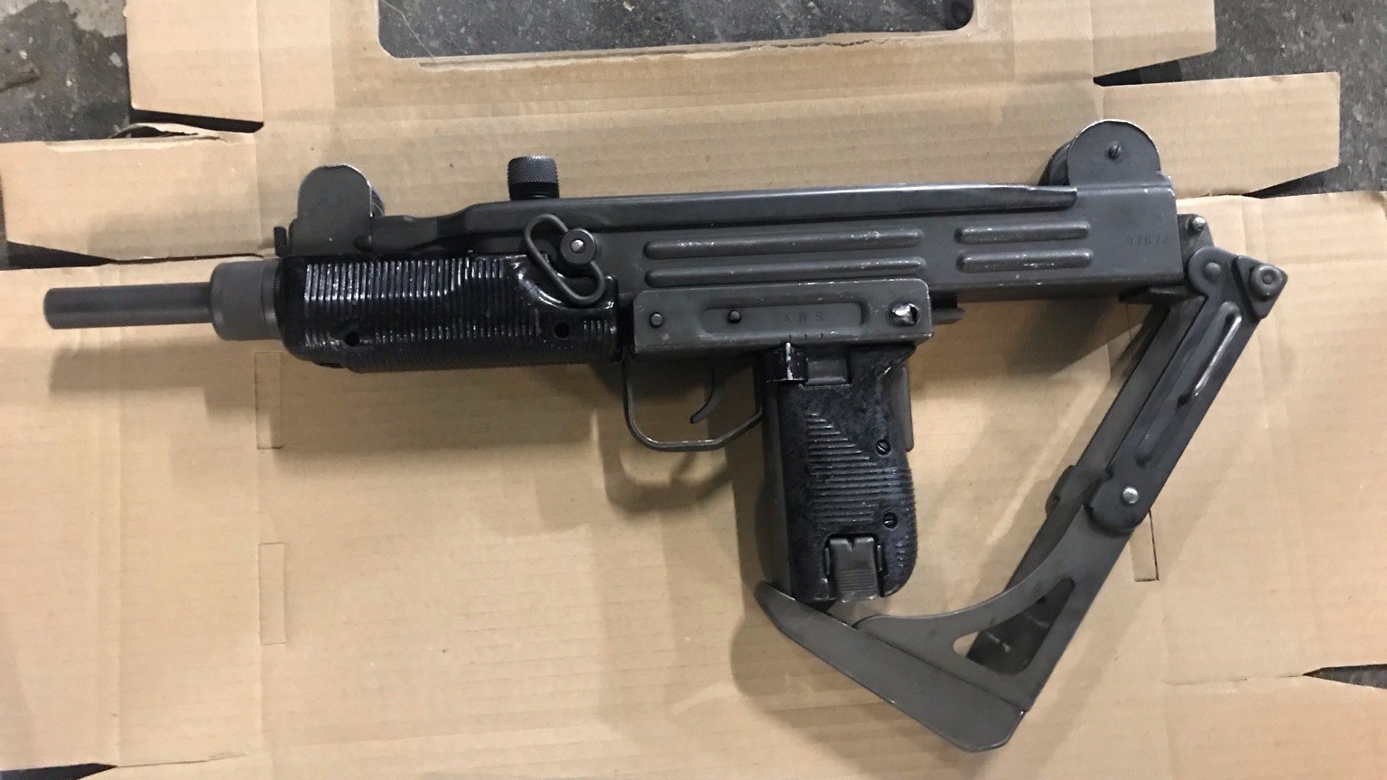 Loaded Uzi submachine gun found in stolen car in Brixton | ITV News London