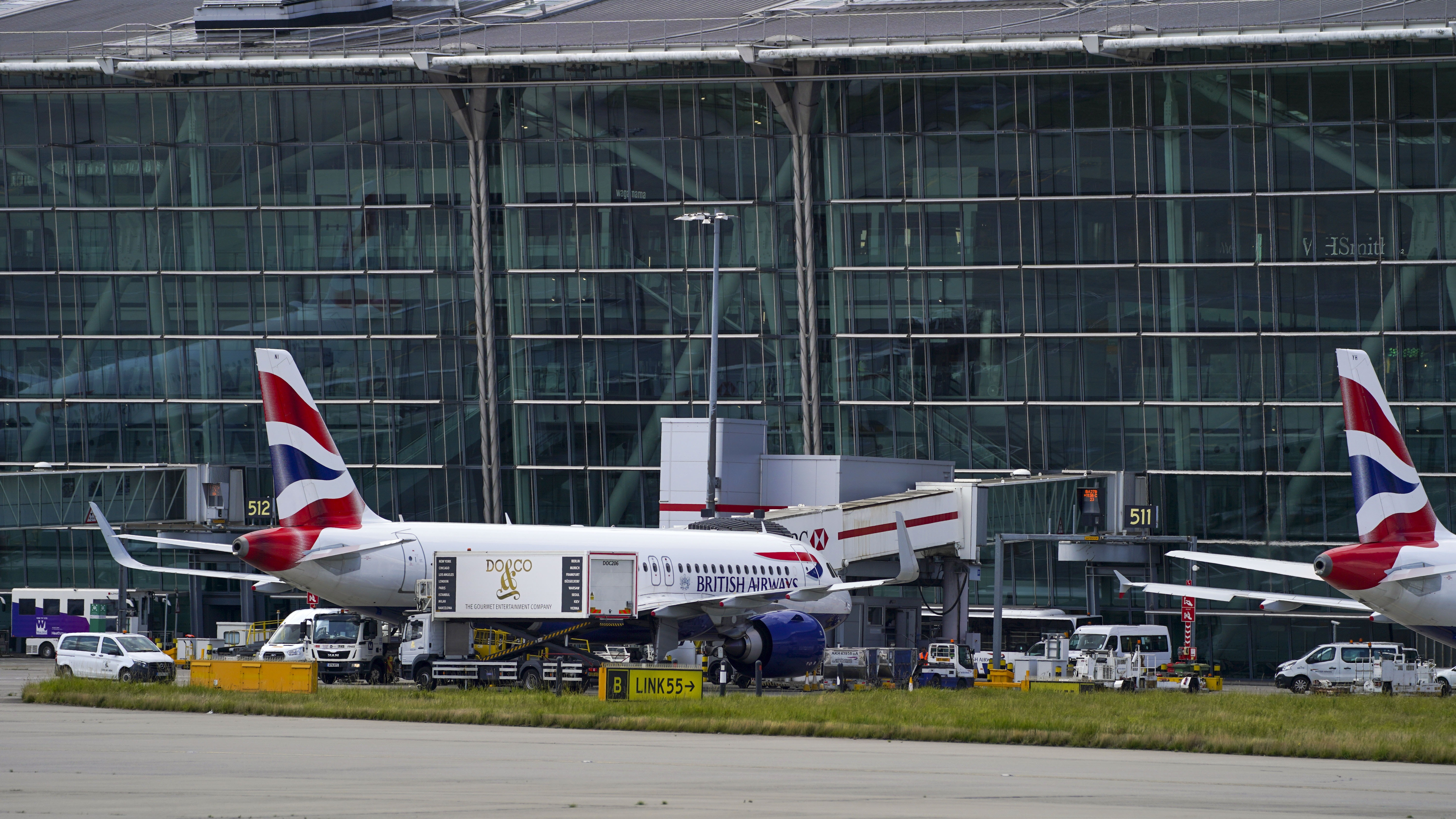 British Airways passengers suffer baggage chaos at Heathrow ITV News London