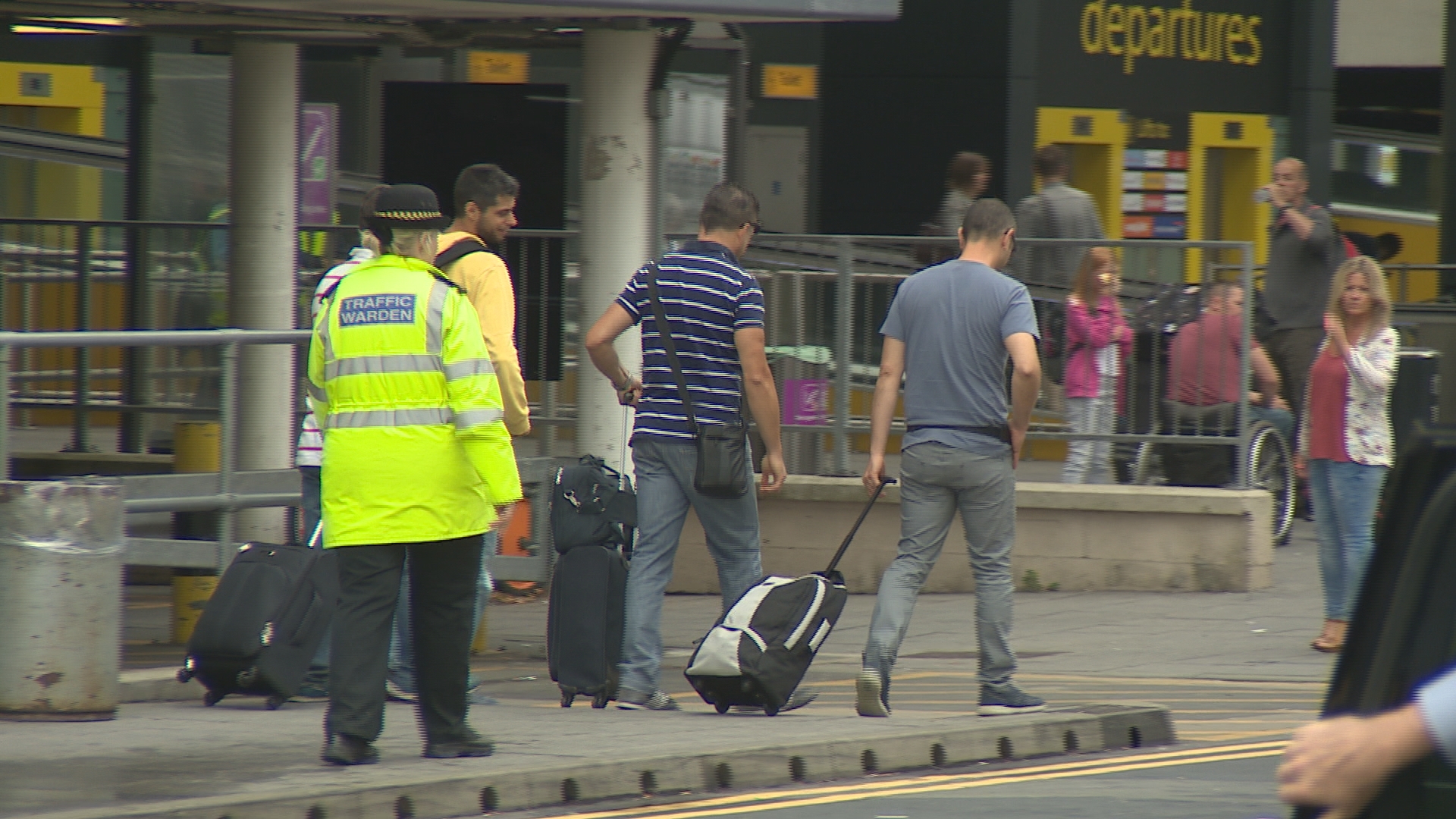 Charge for dropping off passengers at Gatwick Airport comes into