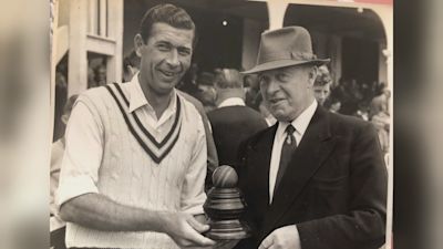 Memorabilia of Hampshire cricket legend Derek Shackleton set for ...