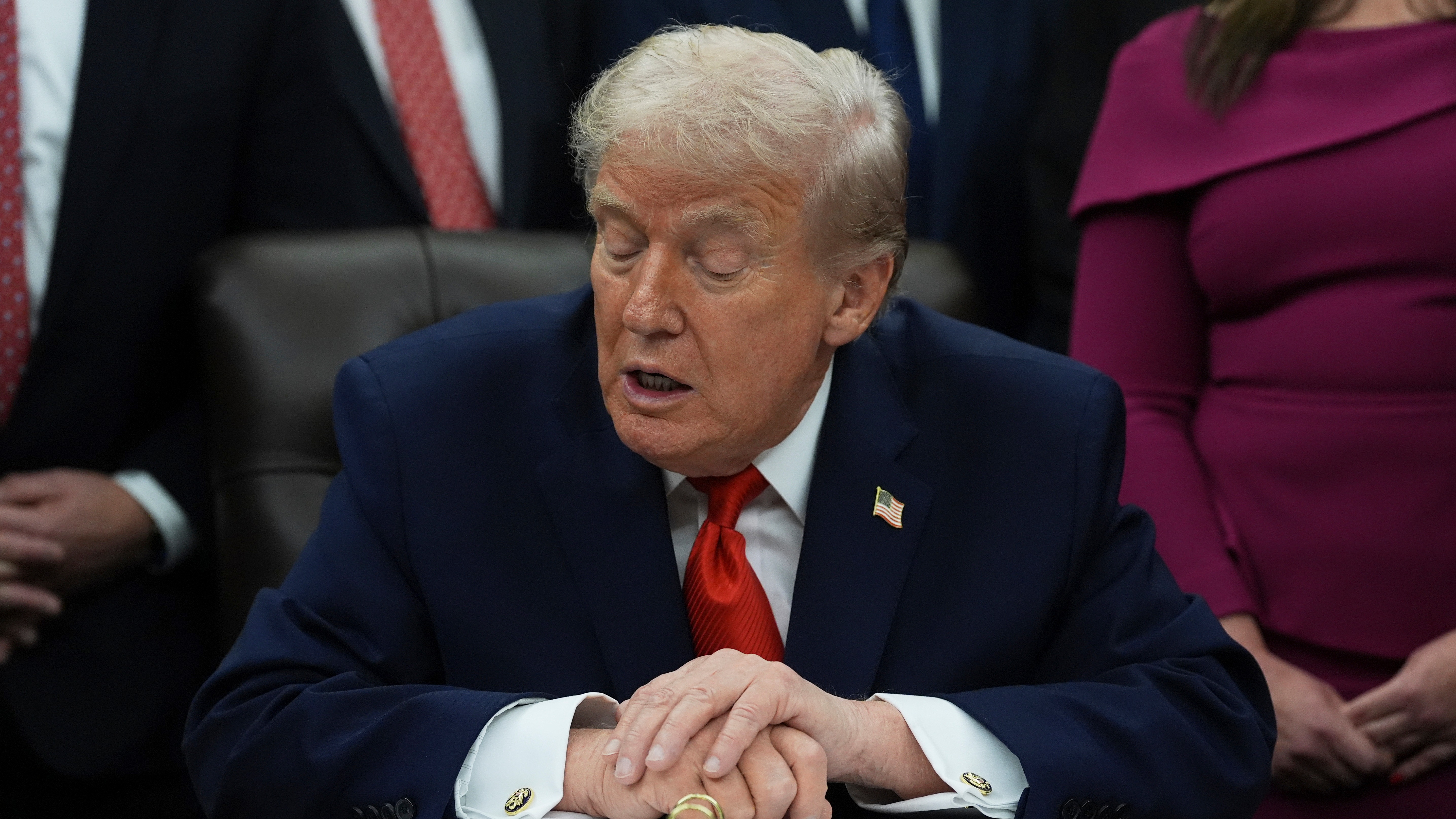 Fighting continues in Thailand and Cambodia, despite Trump's claim of ceasefire