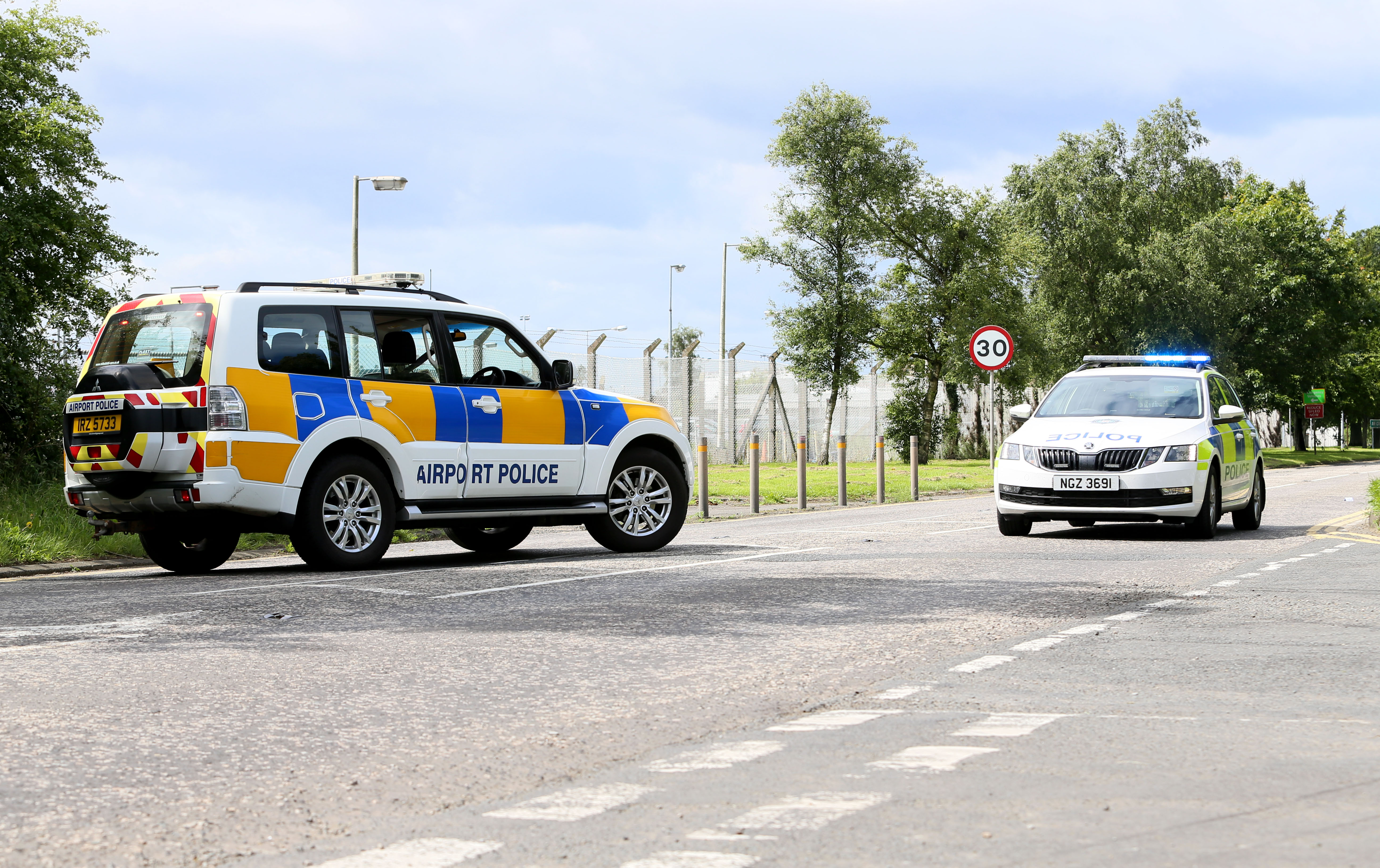 Looking Ahead: Belfast, Dromore, Carryduff After The Security Alert - 4o6jre9
