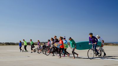 People at starting line of the runway race
