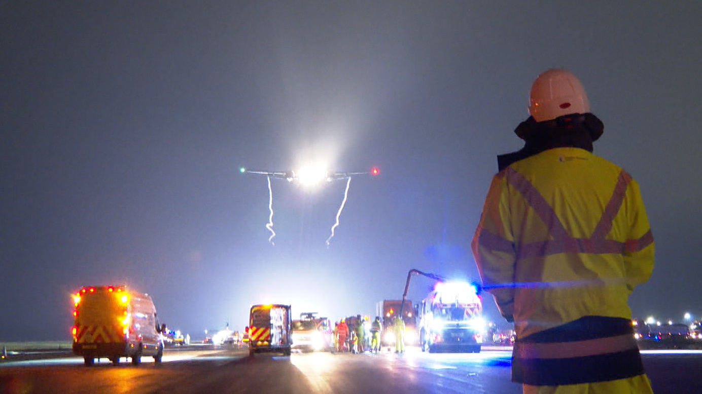 How do you resurface a 3km long airport runway while it s still