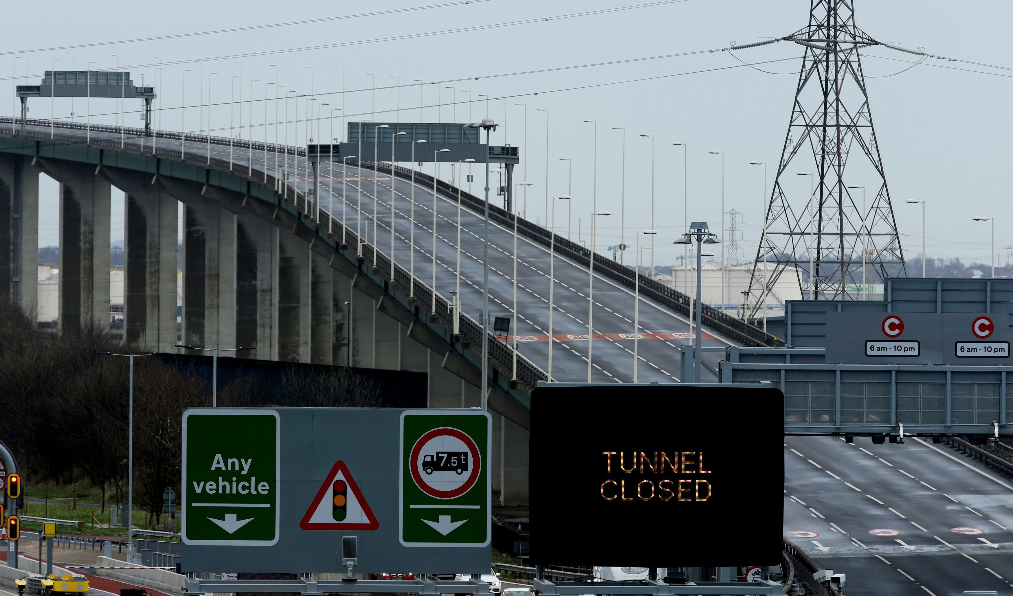 M25 Dartford Crossing QEII Bridge to close due to Storm Eunice s