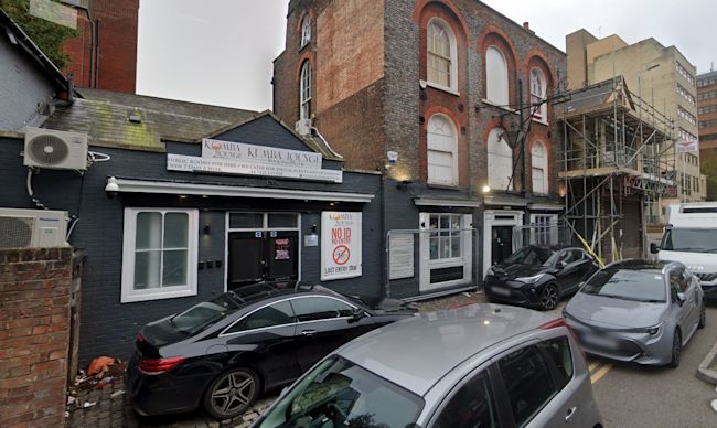 Kumba Lounge in Luton