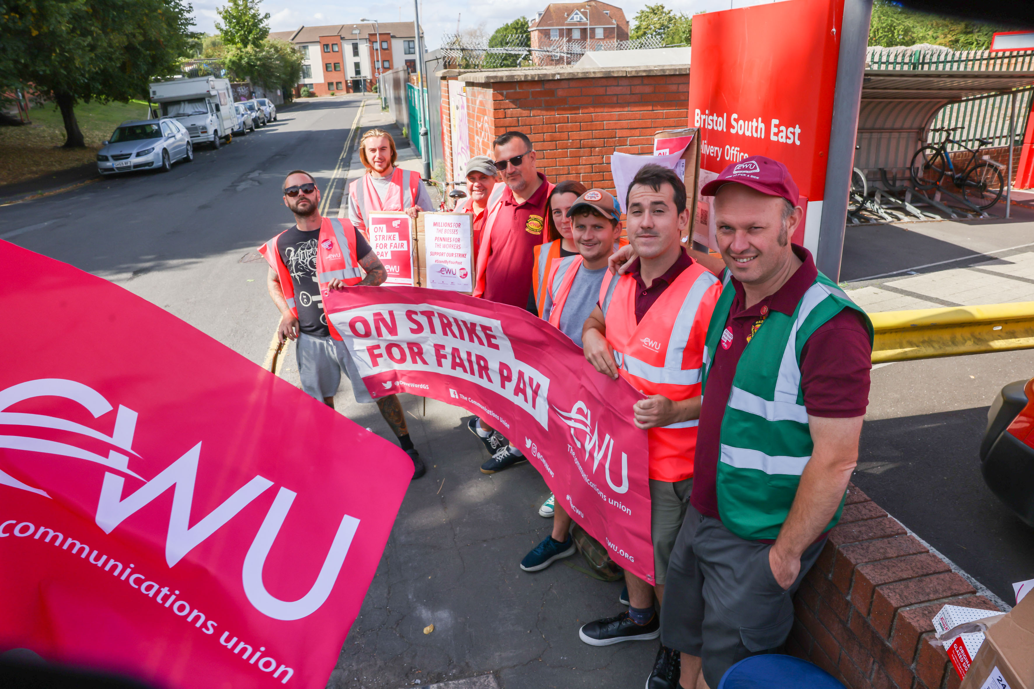 royal-mail-workers-across-the-south-west-walk-out-in-biggest-strike-of