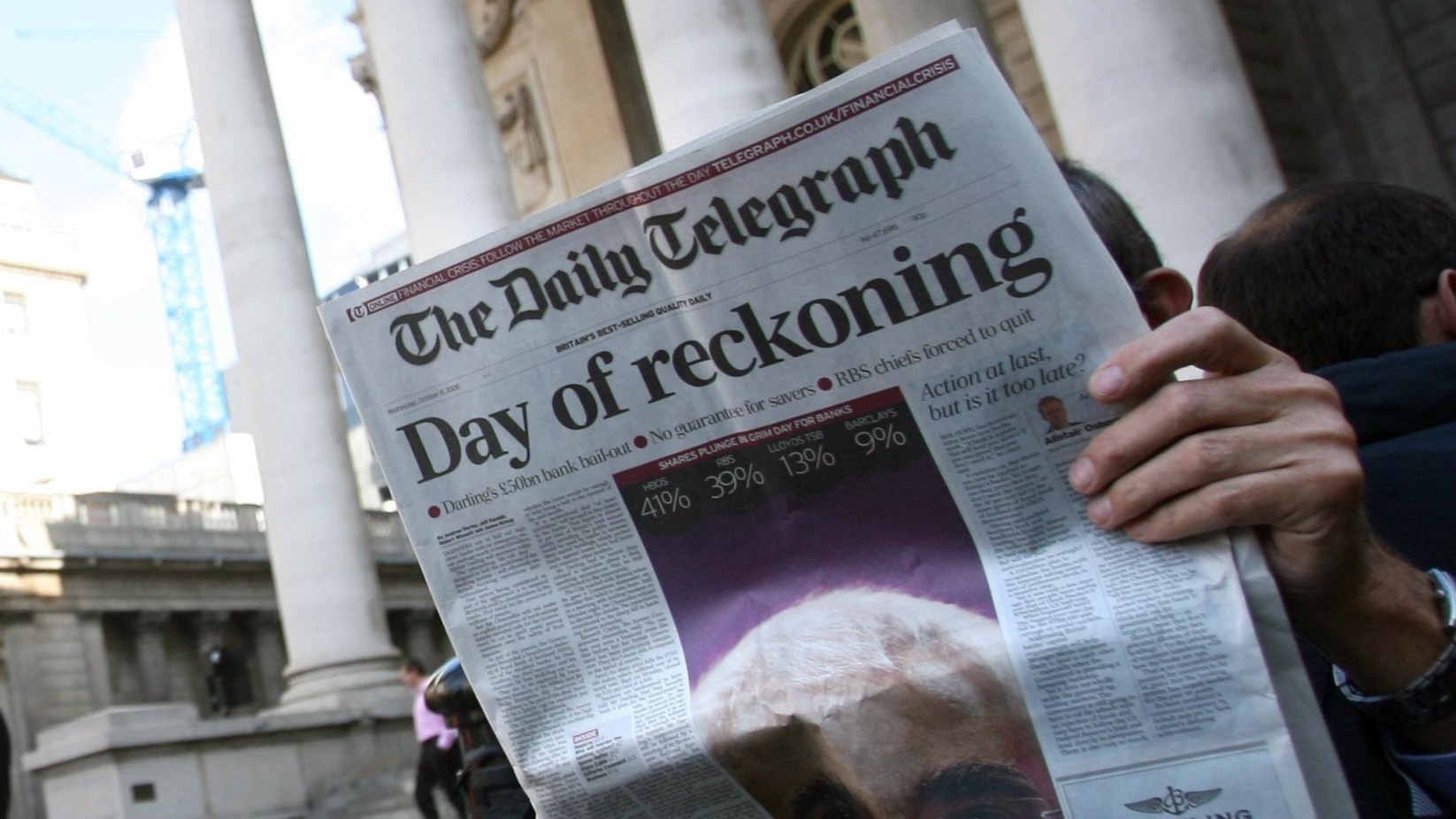 Daily Mail owner strikes £500m deal to buy Telegraph titles