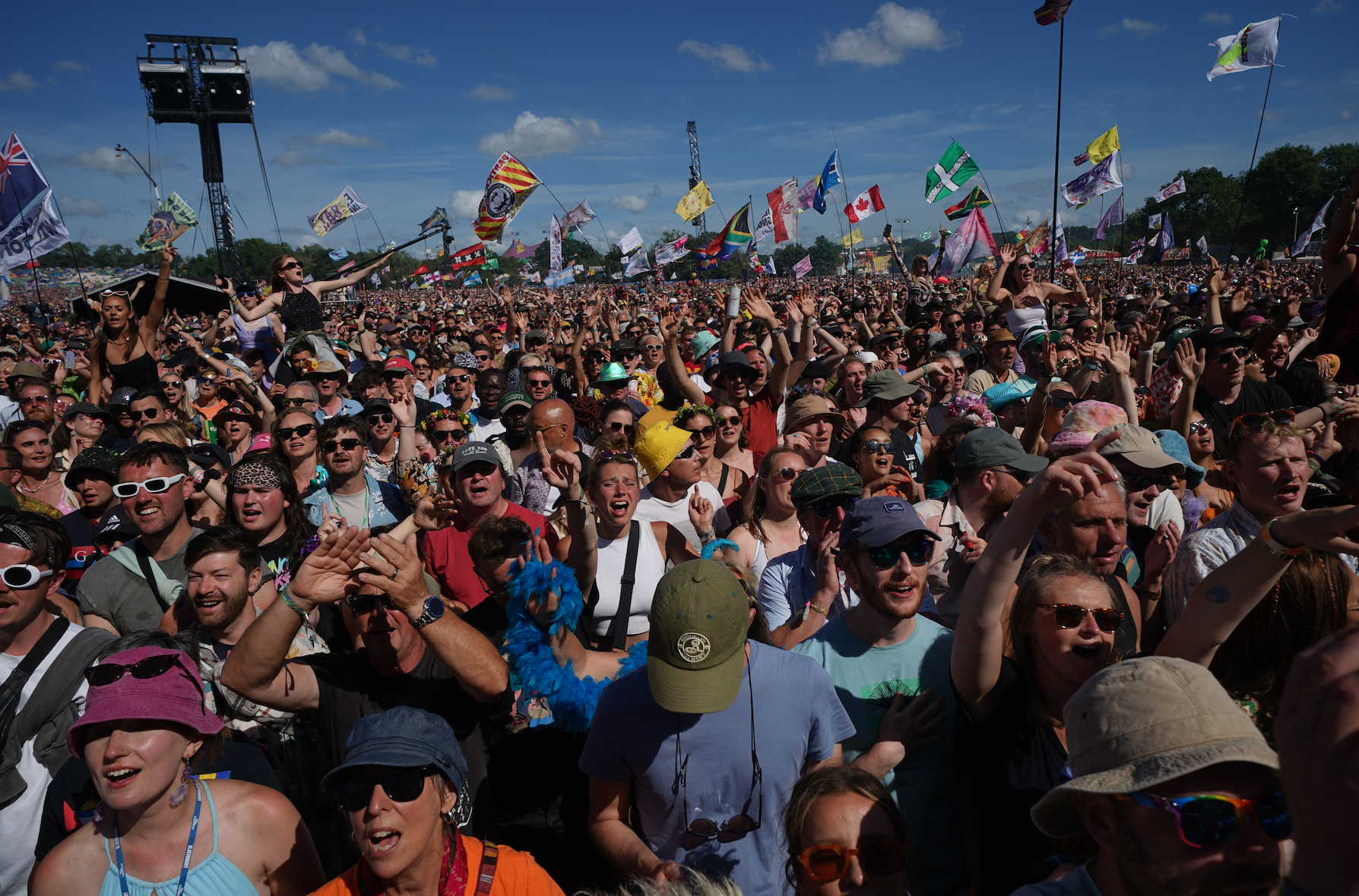Glastonbury Festival told to improve crowd control for 2023 after 'crushes'  | ITV News West Country
