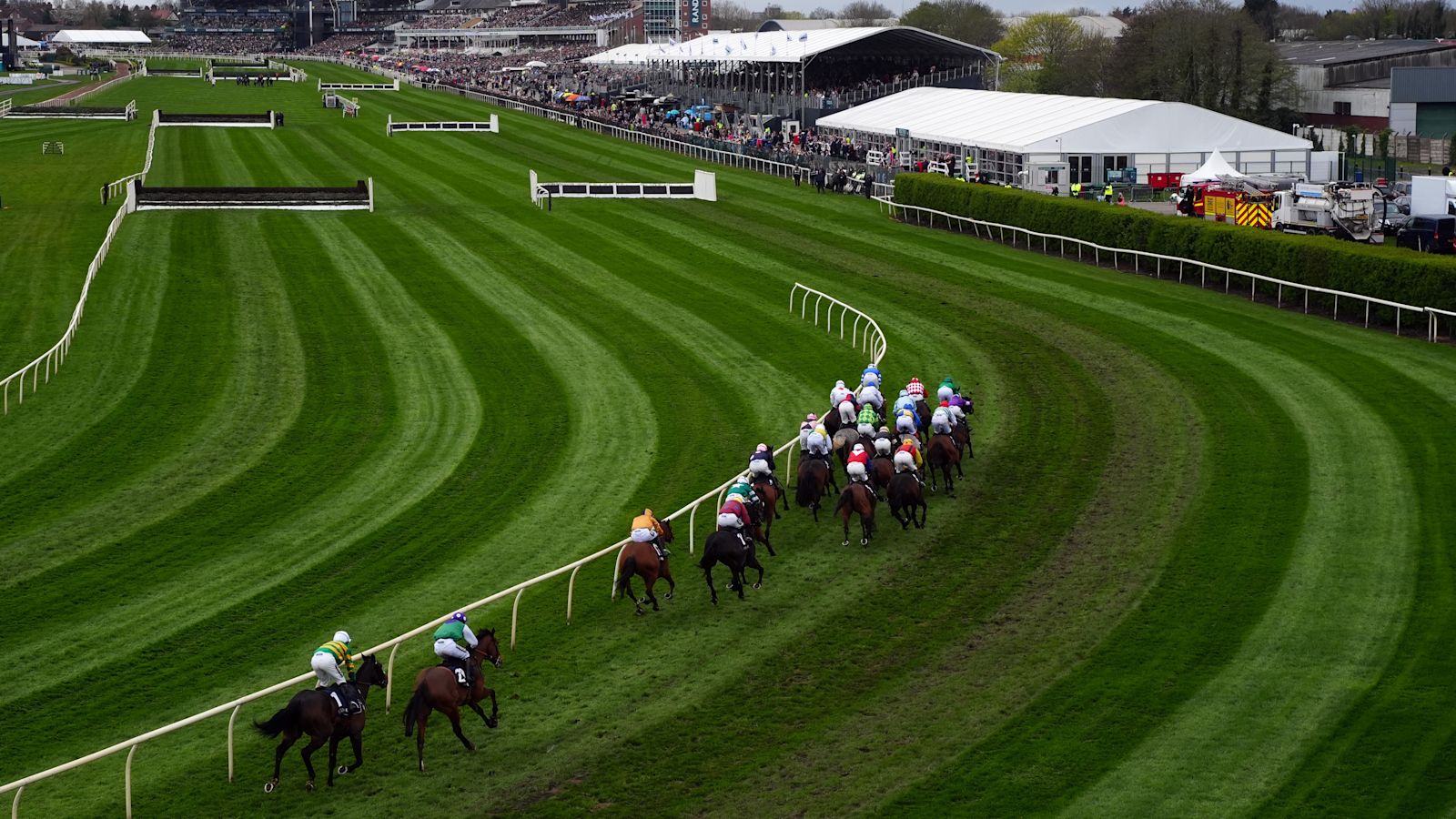 Grand-National-Pferd „Get On George“ stirbt beim zweiten Rennen in Aintree