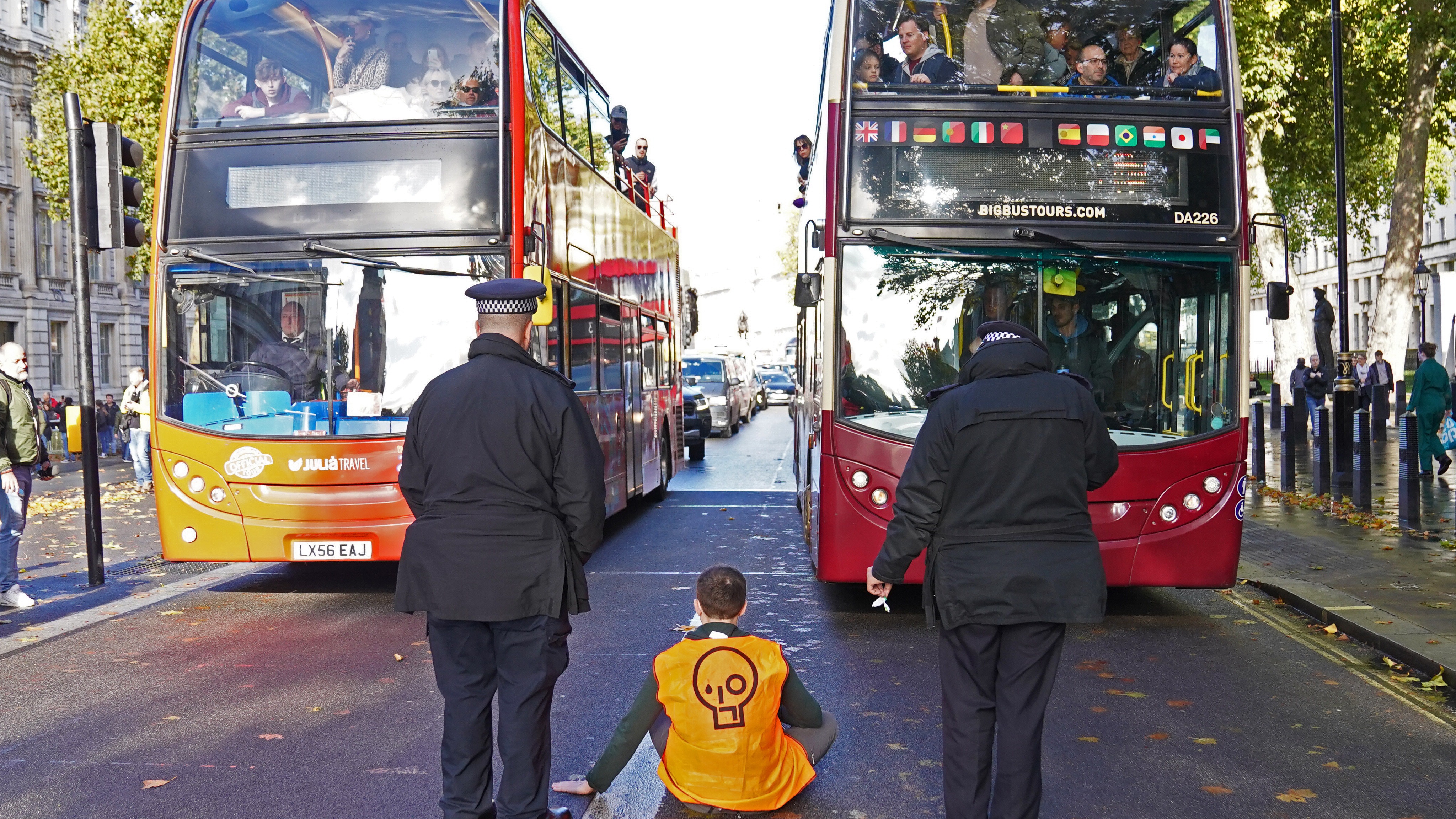 Just Stop Oil protesters attempt to scale Downing Street gates as