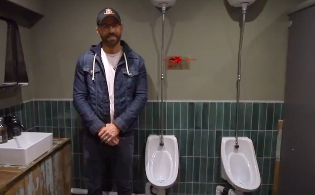 Ryan Reynolds Unveils A Special Urinal For Wrexham Co Owner Rob Mcelhenneys Birthday Itv News 