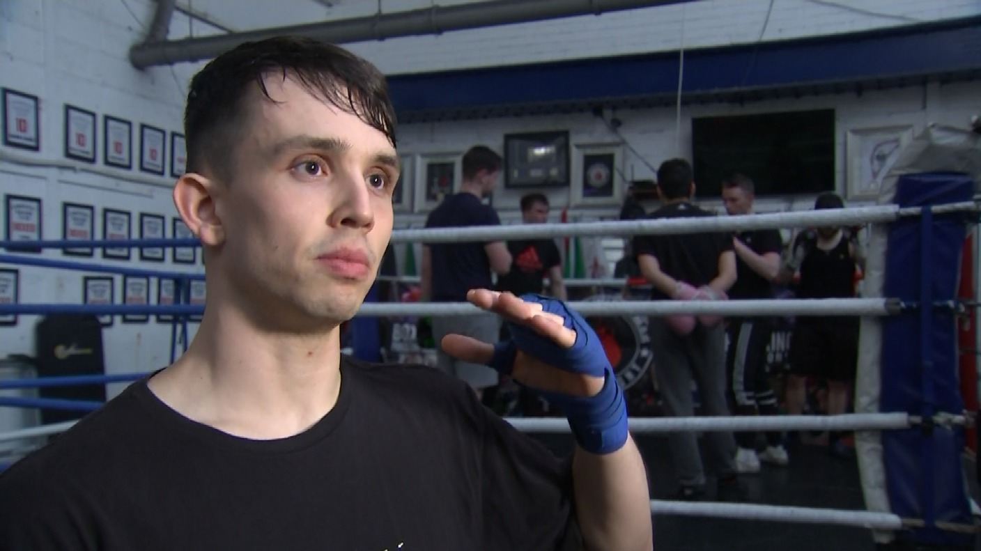 Why Are Left Handed People Better Fighters Itv News