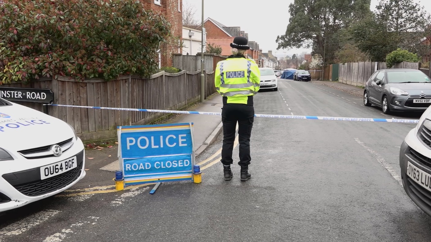 Two men stabbed in attempted murder in Oxford | ITV News Meridian