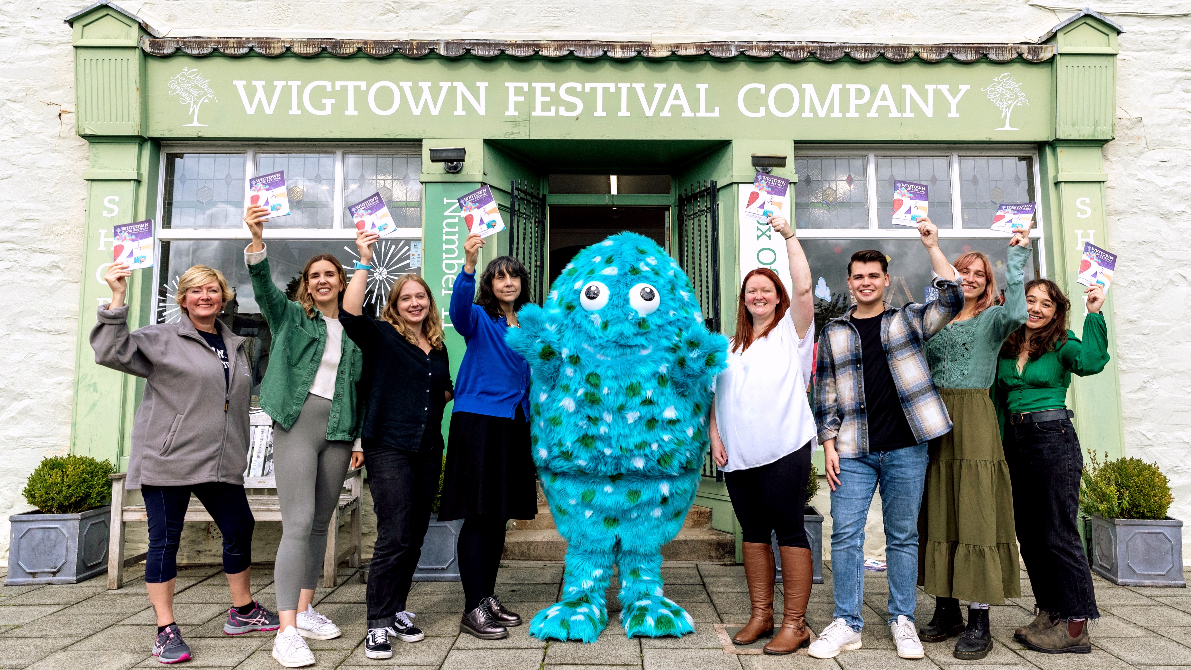 All-star Line-up Prepares For 25th Wigtown Book Festival | ITV News Border