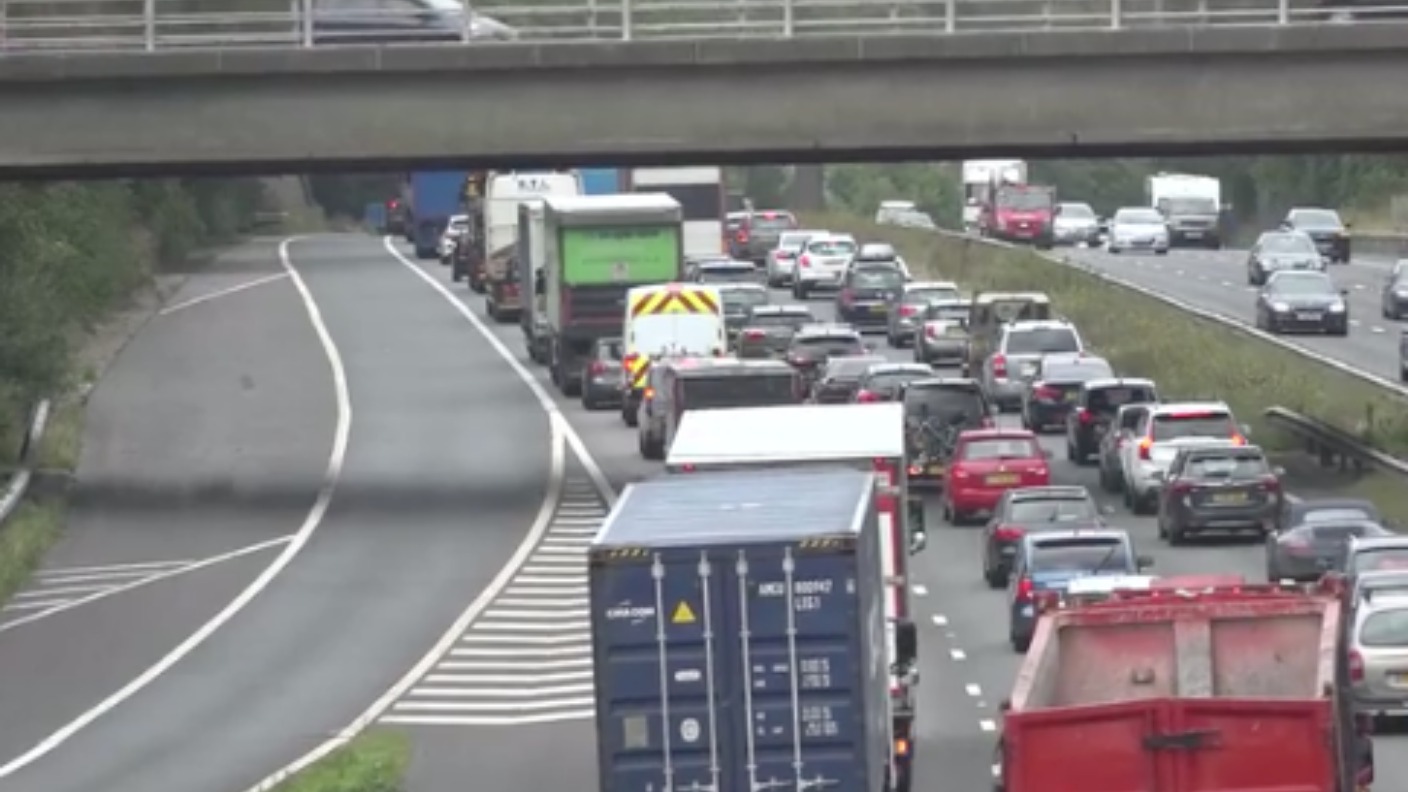 Drivers warned about the dangers of tailgating | ITV News Meridian