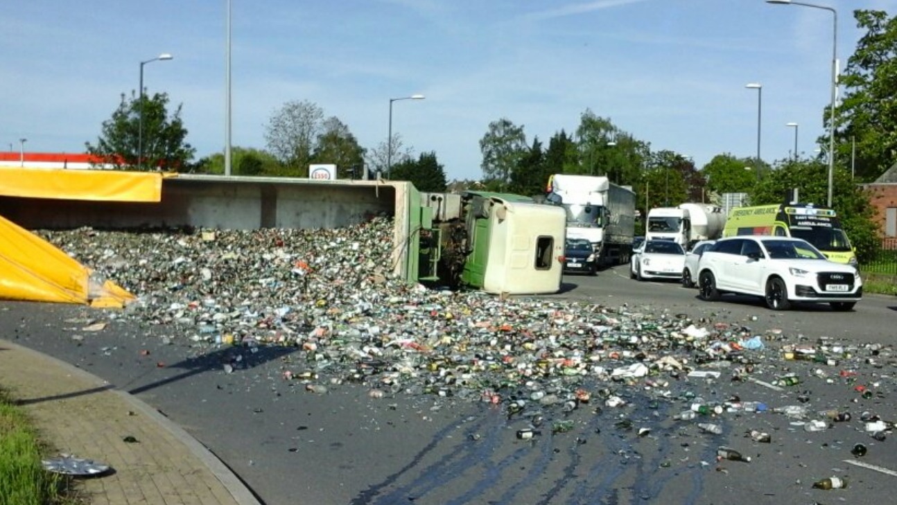 Major Disruption In Derby As Overturned Lorry Blocks Main Road | ITV ...