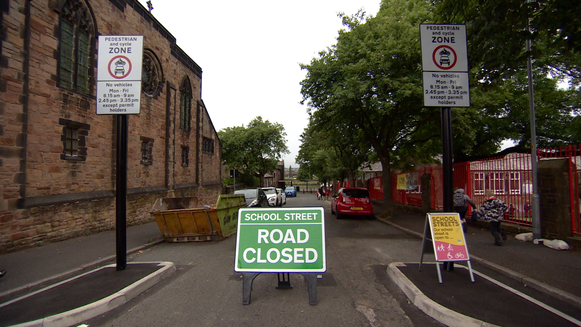 Oldham School closes access road to make drop off and pick up