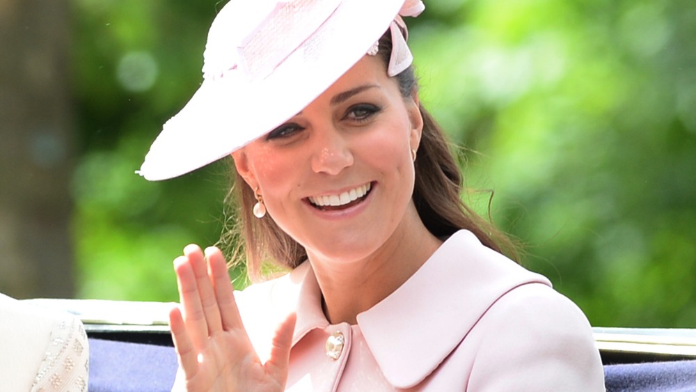 Pregnant Kate Attends Queens Trooping The Colour Parade Before Royal Birth Itv News 