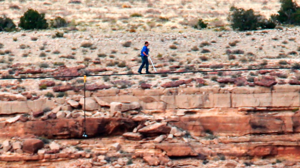 Nik Wallenda becomes first person to complete Grand Canyon high