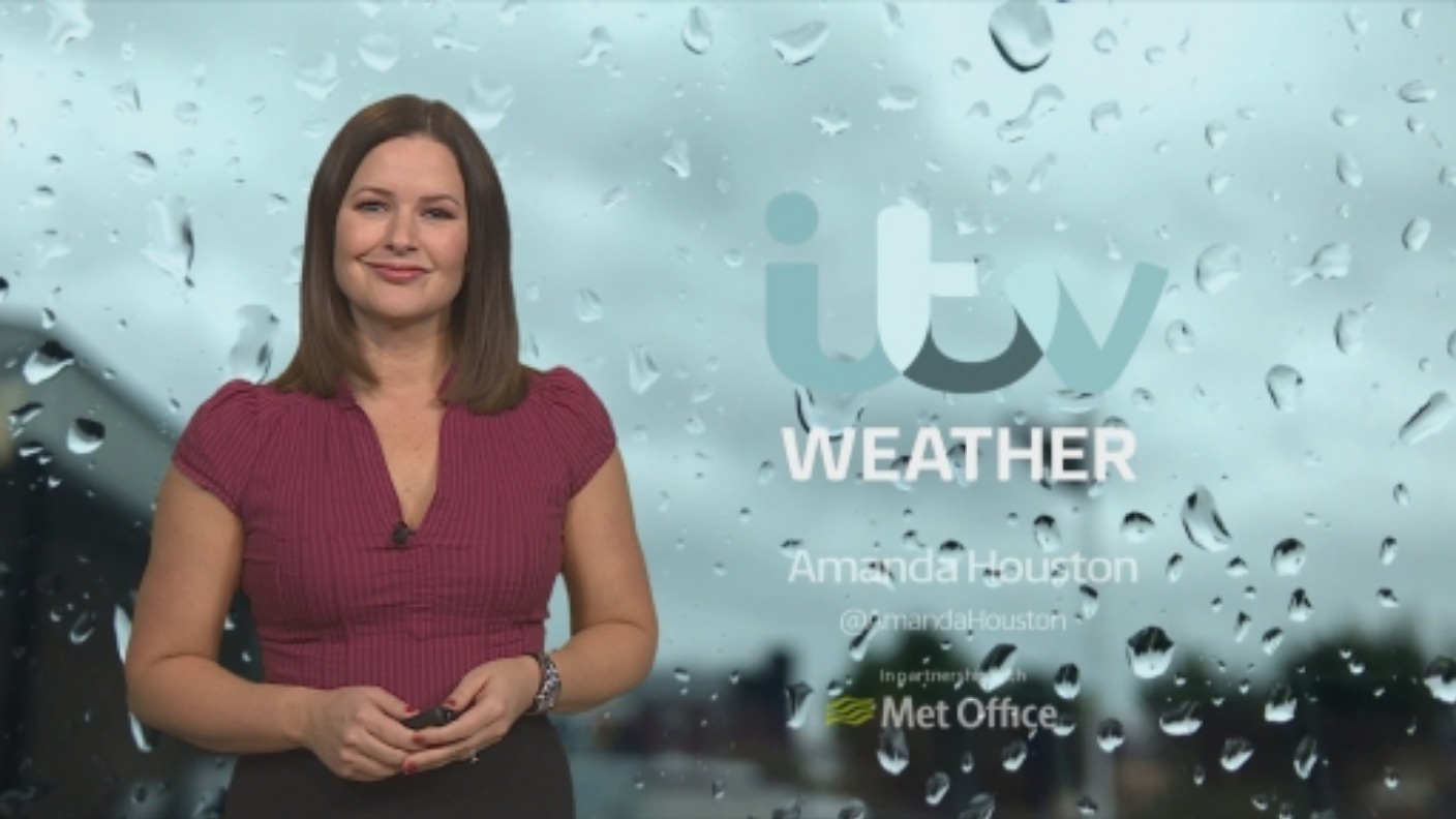 UK Weather Forecast: Some heavy rain and thundery downpours | ITV News