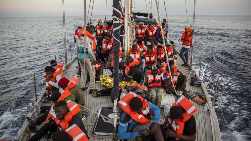 Migrant Rescue Ship Docks In Italian Port Despite Ban Itv News 2561