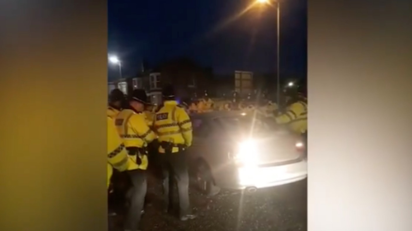 Video shows moment dangerous driver tries to force BMW through wall of ...