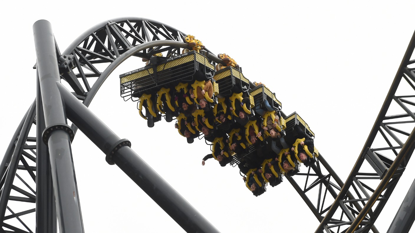 Riders stuck for 20 minutes as Smiler ride stops 100ft in the air