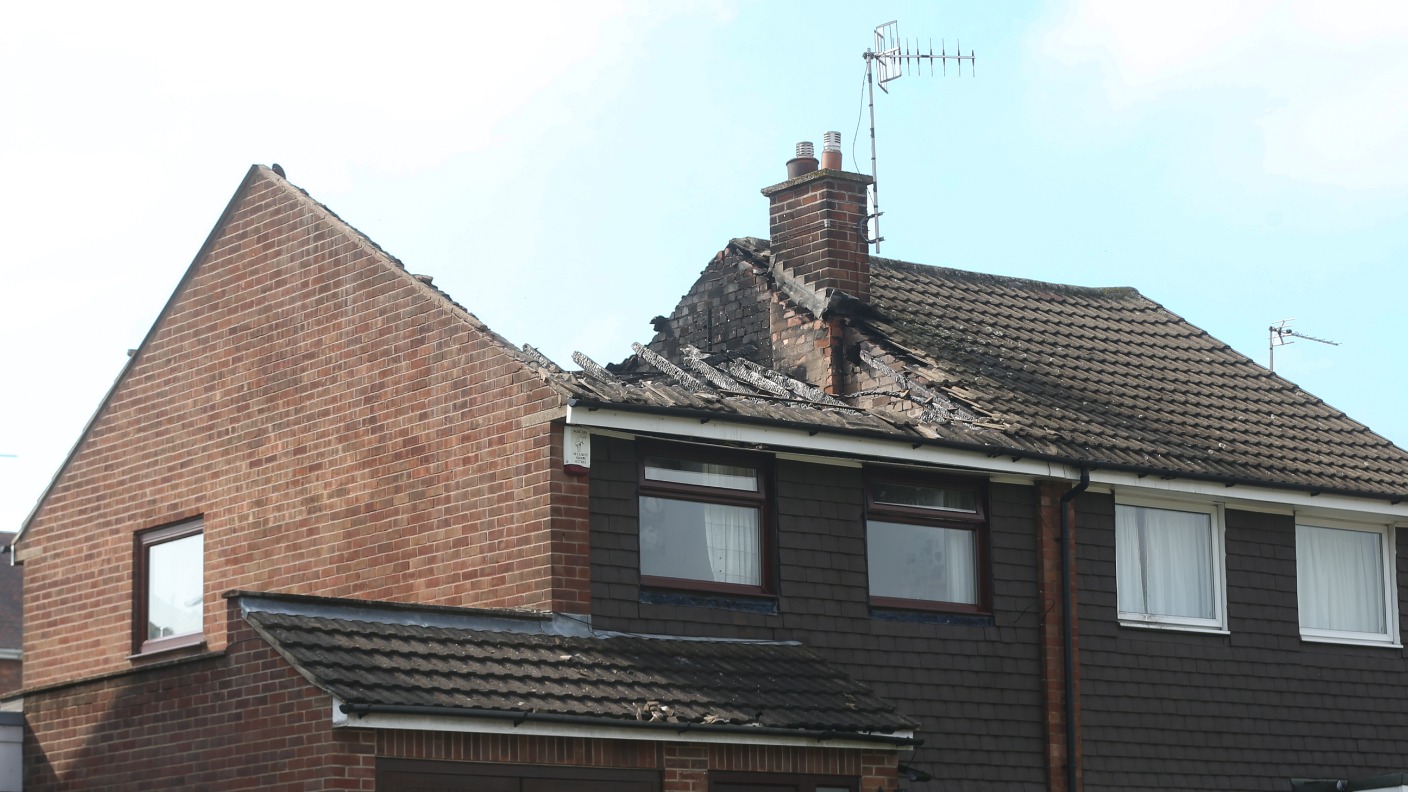 Lightning strike fire destroys house roof | ITV News Central