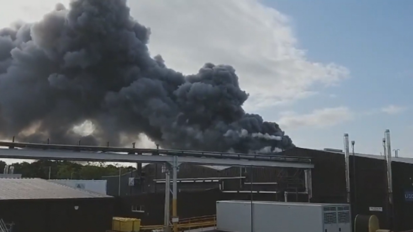 Firefighters still tackling blaze at Wrexham Industrial Estate | ITV ...