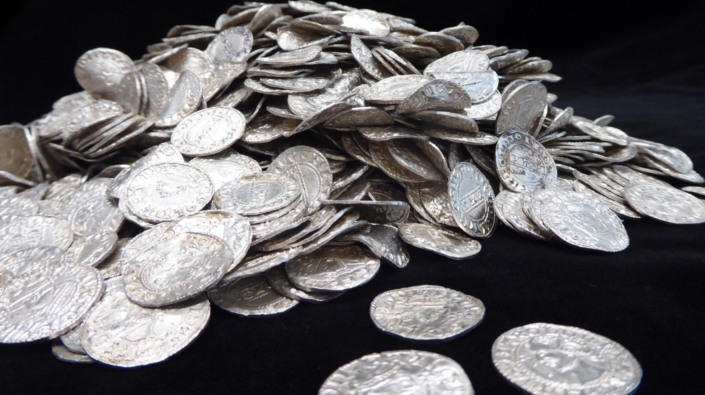 Couple Find Treasure Hoard Dating Back 1 000 Years And Worth 5m With Metal Detector Central Itv News