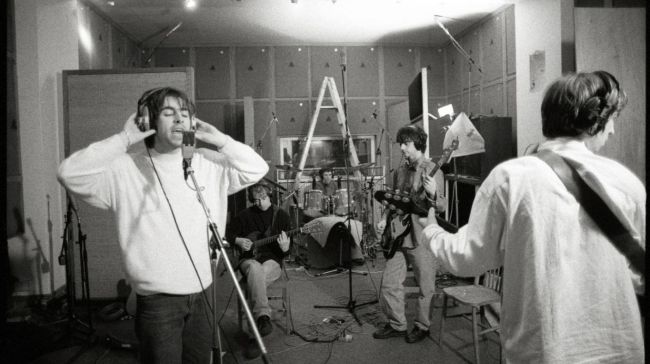 Unseen photos to go on show to mark 25th anniversary of Oasis