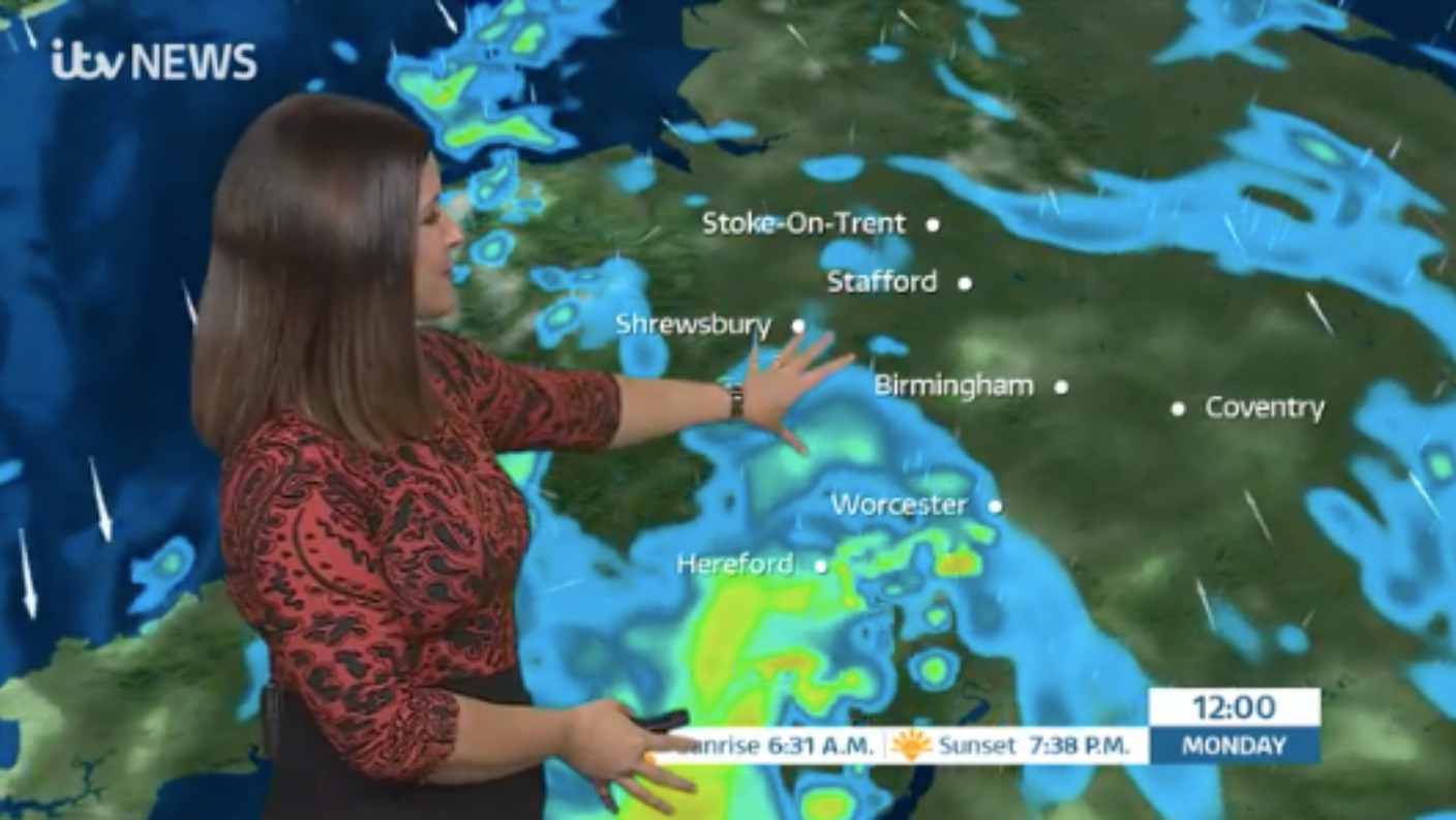 West Midlands Weather: Heavy rain | ITV News Central