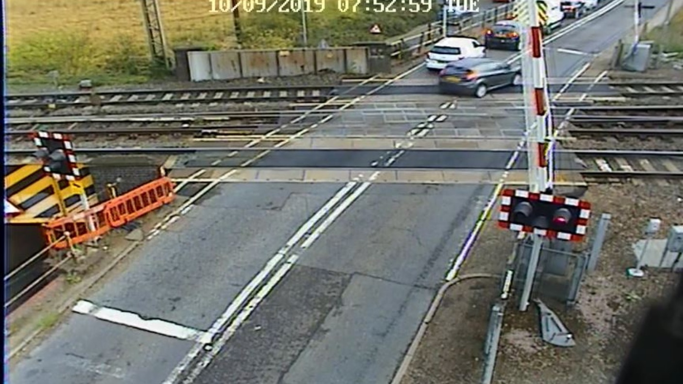 Warning to drivers after dangerous level crossing behaviour | ITV News ...