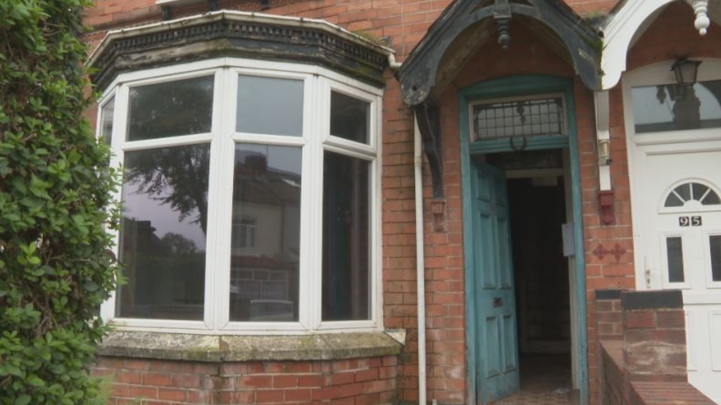 House goes on sale for £1 ITV News Central