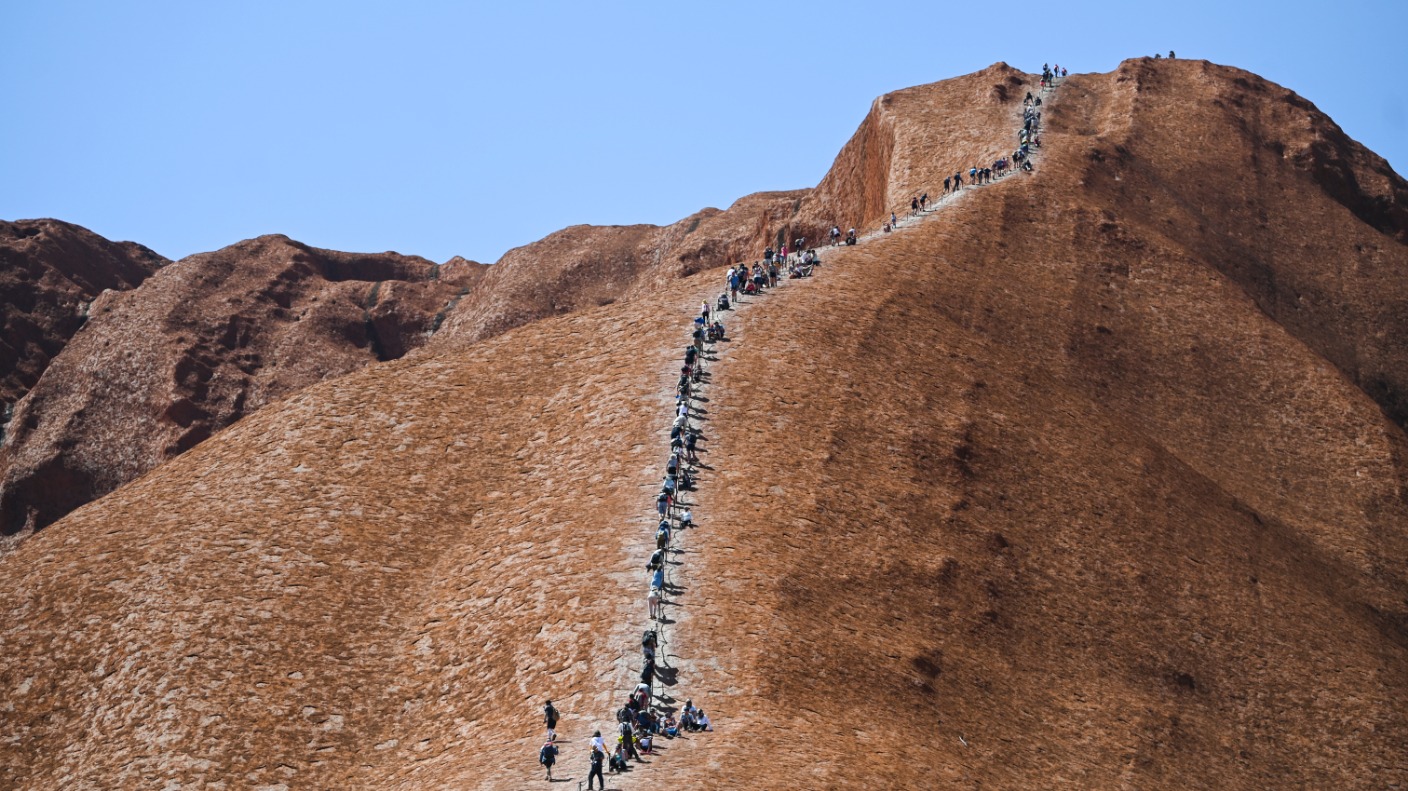 Why Is Uluru Ayers Rock So Important To Australia S Aboriginal People Itv News