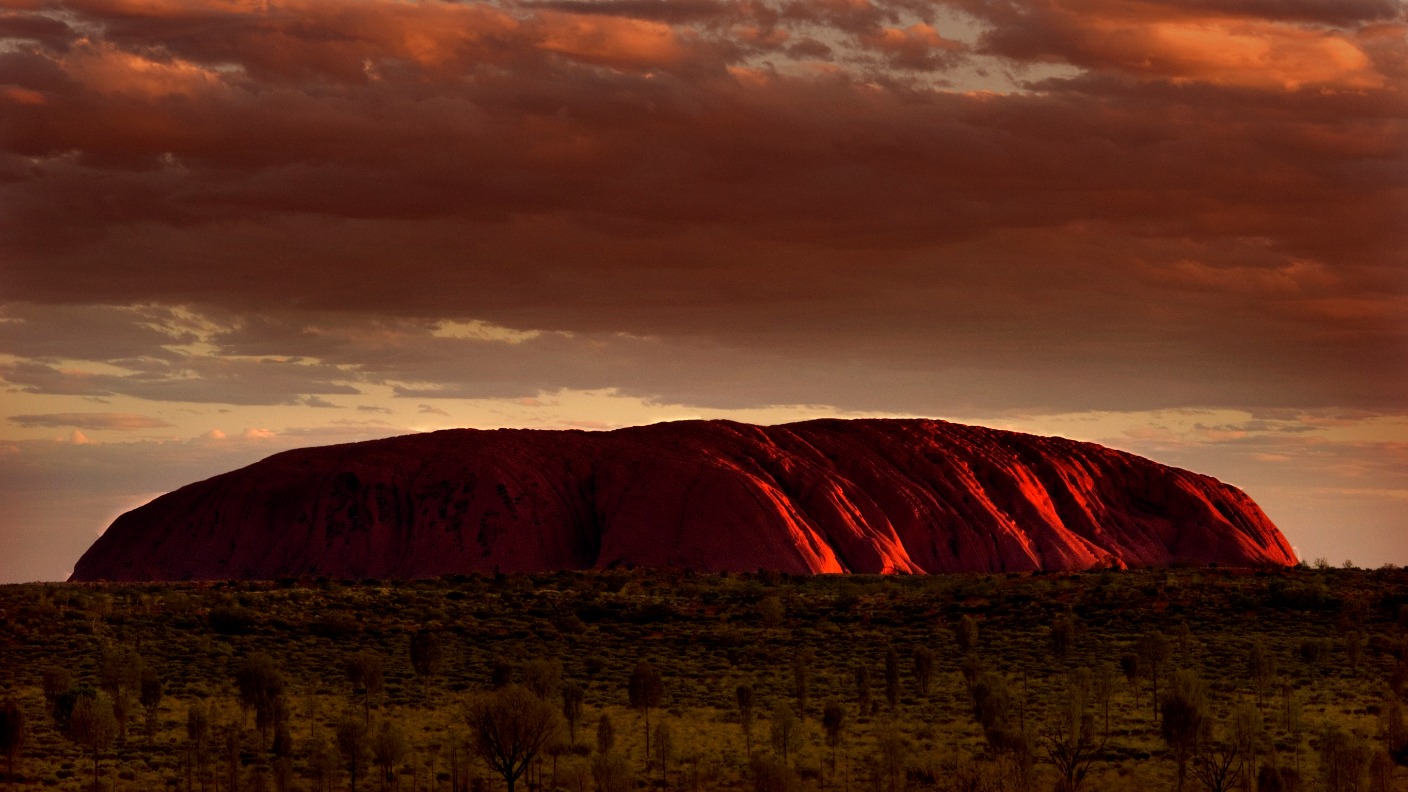 Why Is Uluru Ayers Rock So Important To Australia S Aboriginal People Itv News