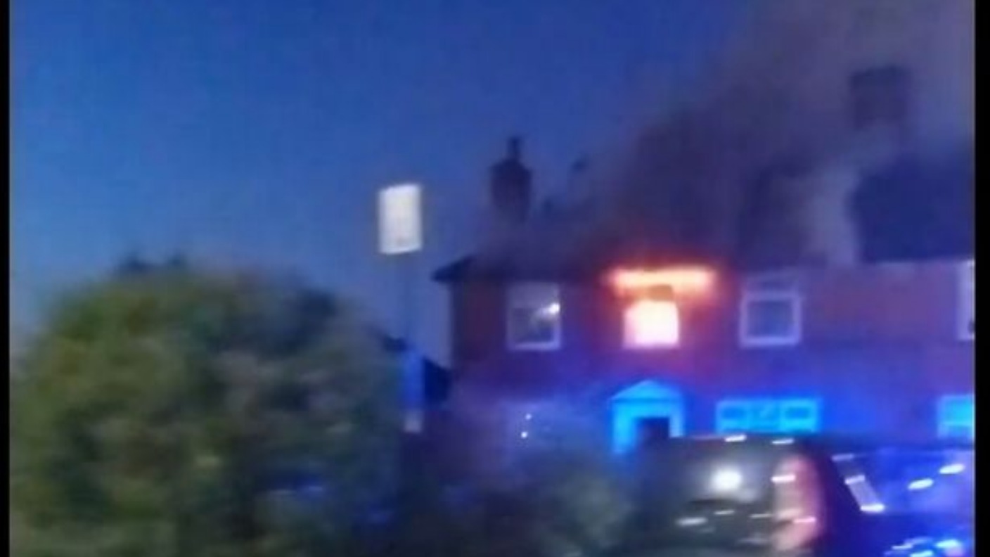 Friends and neighbours pull together to help family who lost everything ...