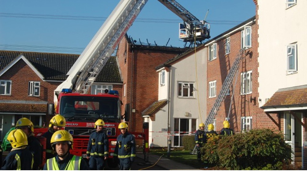 Blaze wrecks flats in Didcot ITV News Meridian