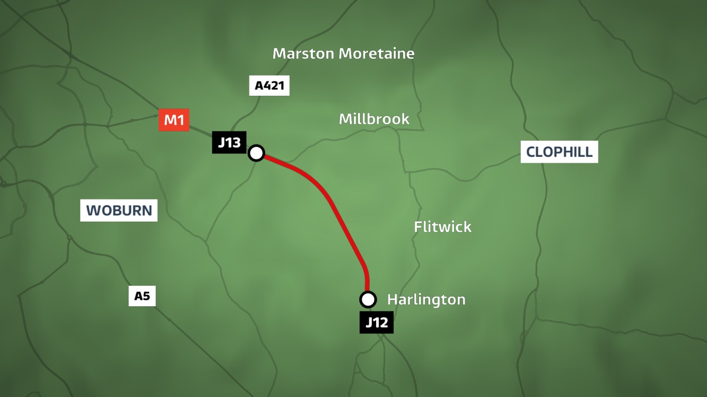 M1 closed southbound at Flitwick after accident ITV News Anglia