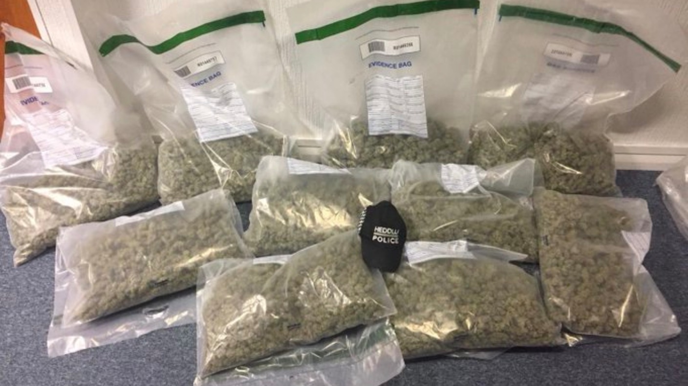 Two men arrested in Cardiff on suspicion of drug dealing ITV News Wales