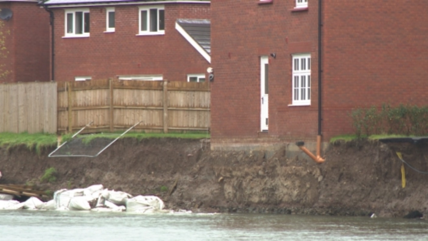 Homeowner's Warning About Buying On Floodplain After Garden Of Dream ...