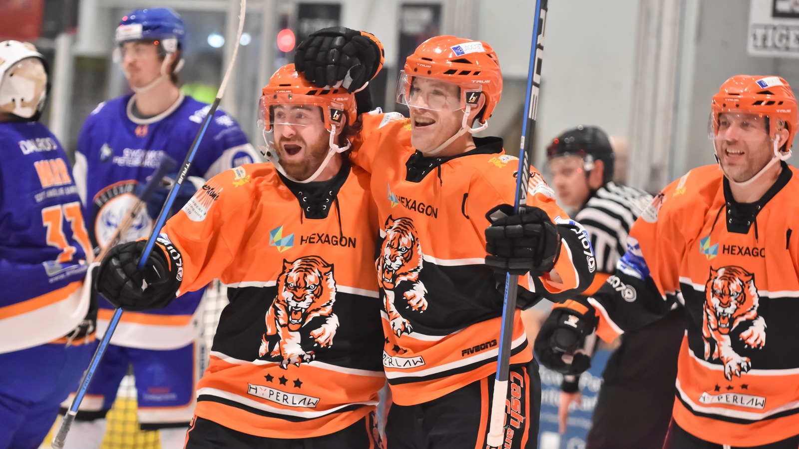 Midlands ice hockey team Telford Tigers win NIHL National Cup ITV News Central