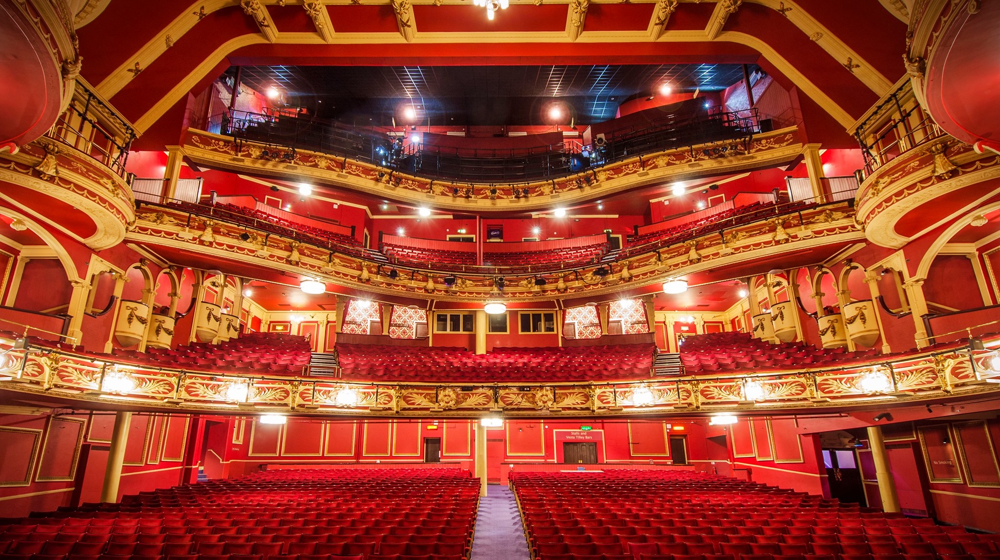 Сцена перевод. Театр Лицеум Сандерленд. Theatre Stage. Theatregoers. Cinemagoers theatregoer упражнения.