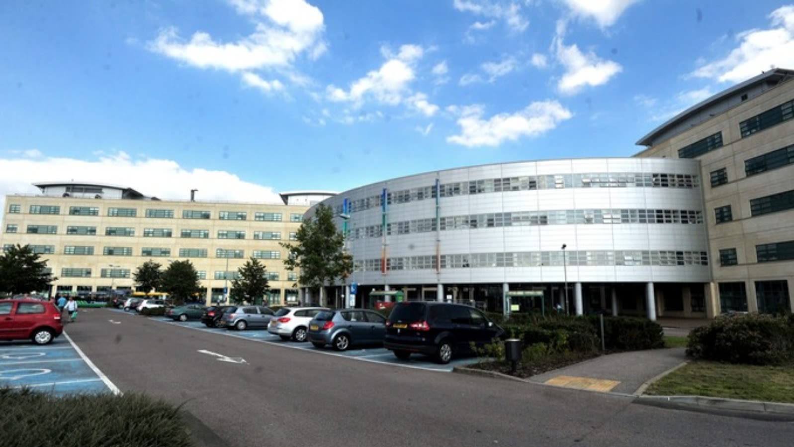 Omicron Great Western Hospital in Swindon declares critical