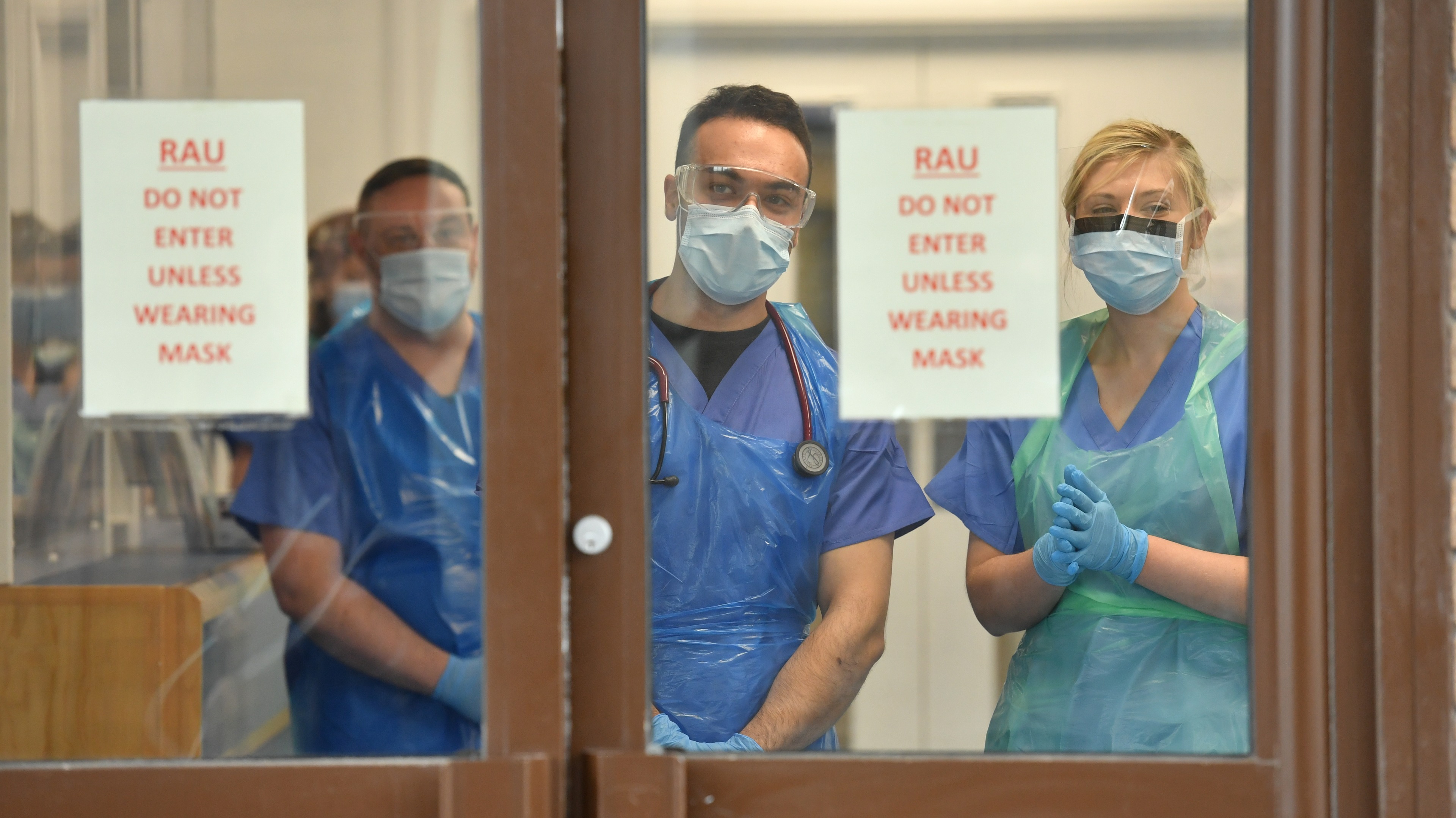 Coronavirus frontline nurses told to refuse work if