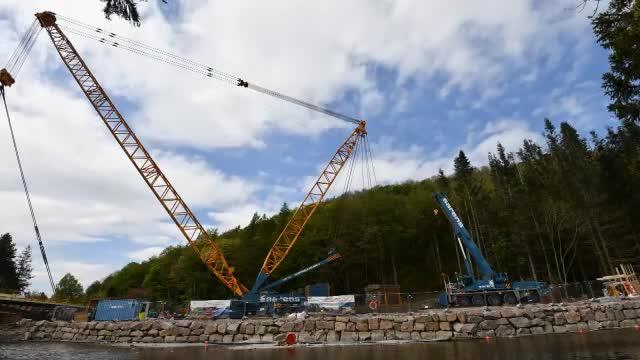 Historic Moment For Pooley Bridge As New Crossing Is Lowered Into Place Border Itv News