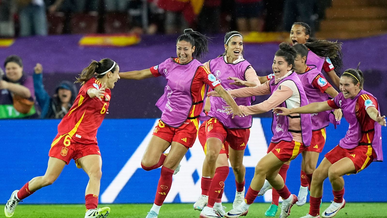 Euro 2025: England to face world champions Spain in final | ITV News