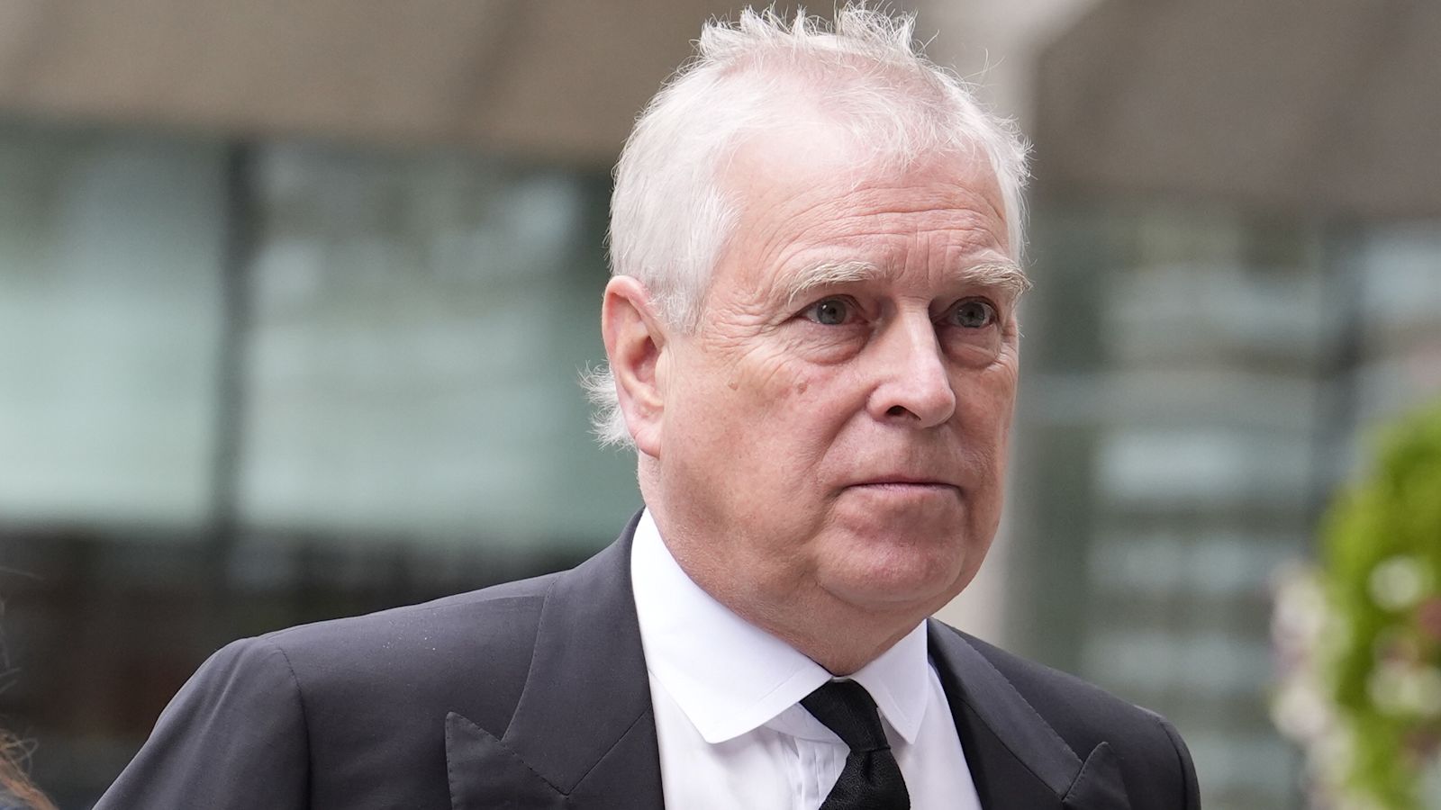Andrew Mountbatten-Windsor awarded £302,000 after surrendering lease in ...